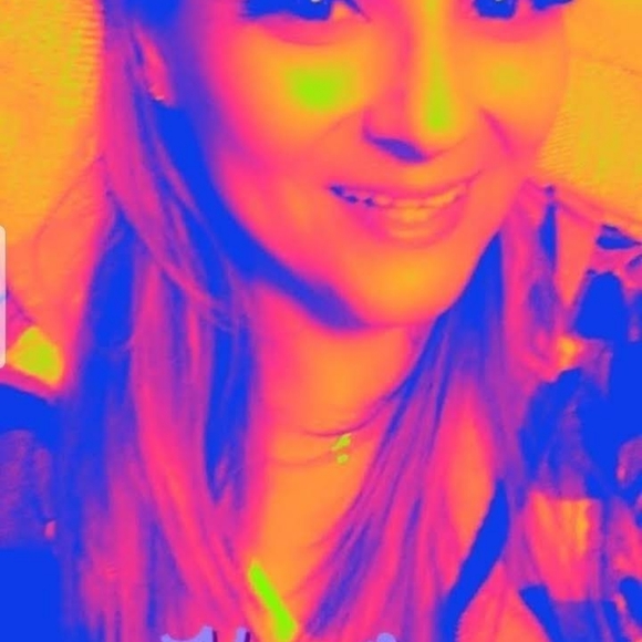 Meet your Posher, Sabrina - Picture 4 of 4